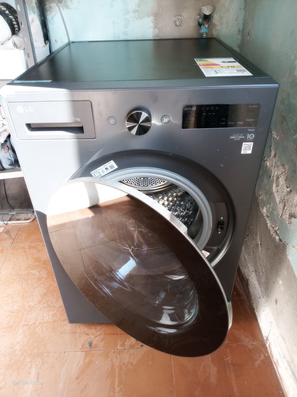 Lavarropas con puerta abierta